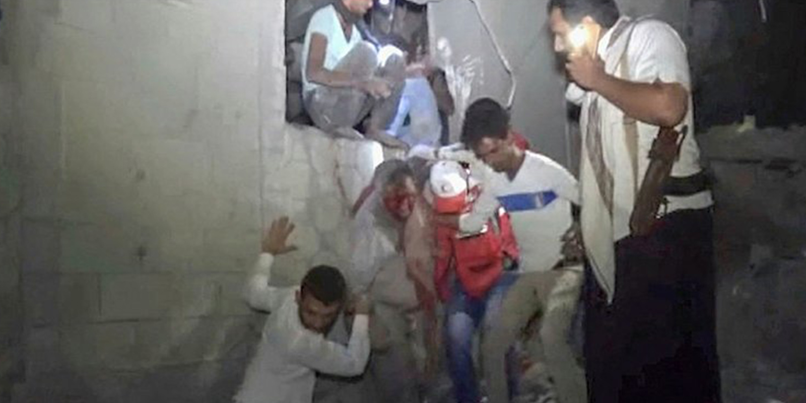 Yemen'de hapishaneye hava saldırısı: Ölü ve yaralılar var