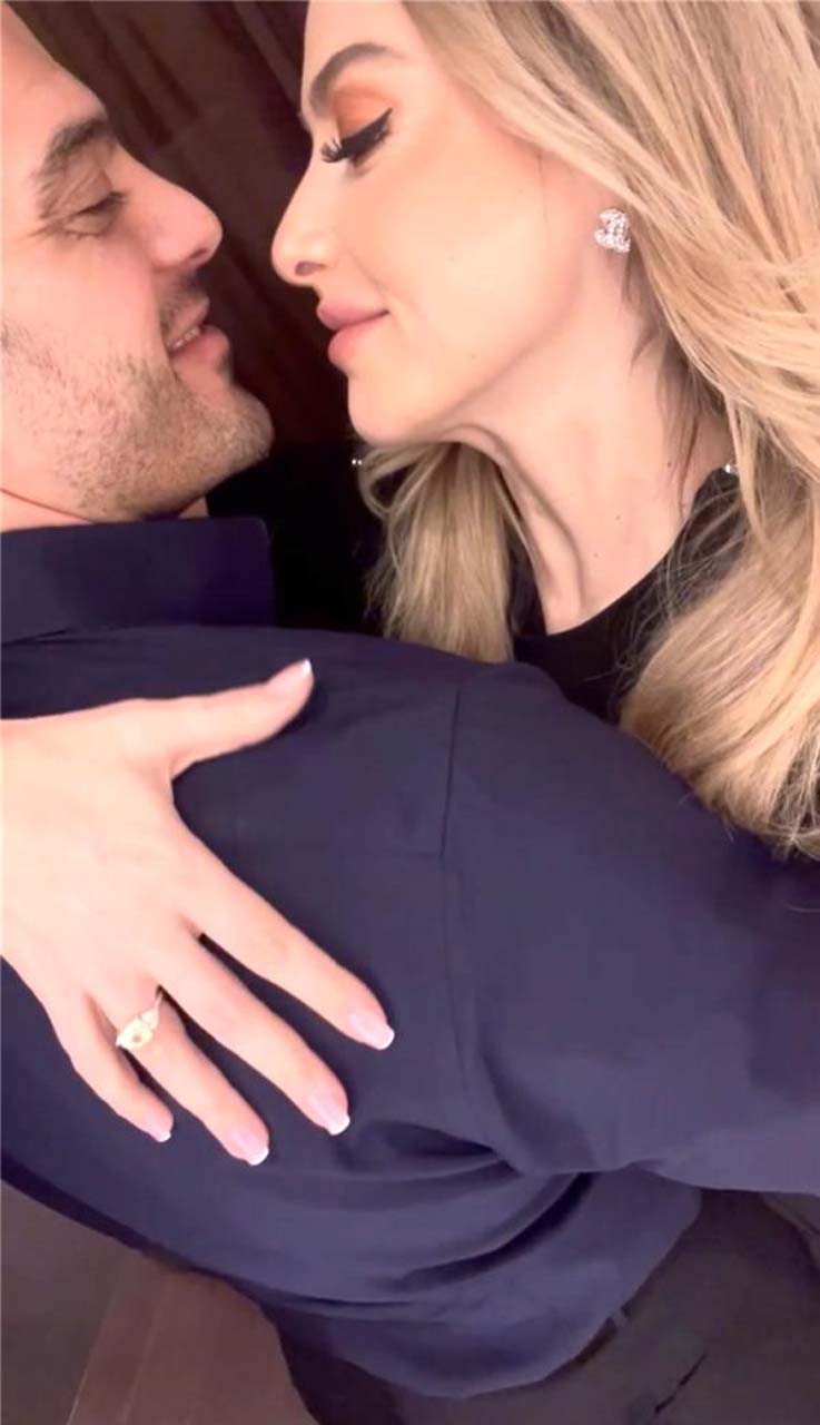 Hadise ve Mehmet Dinçerler evlilik için ilk adımı attı! Görenlerin gözlerini kamaştıran yüzüğün fiyatı ağızları açık bıraktı!