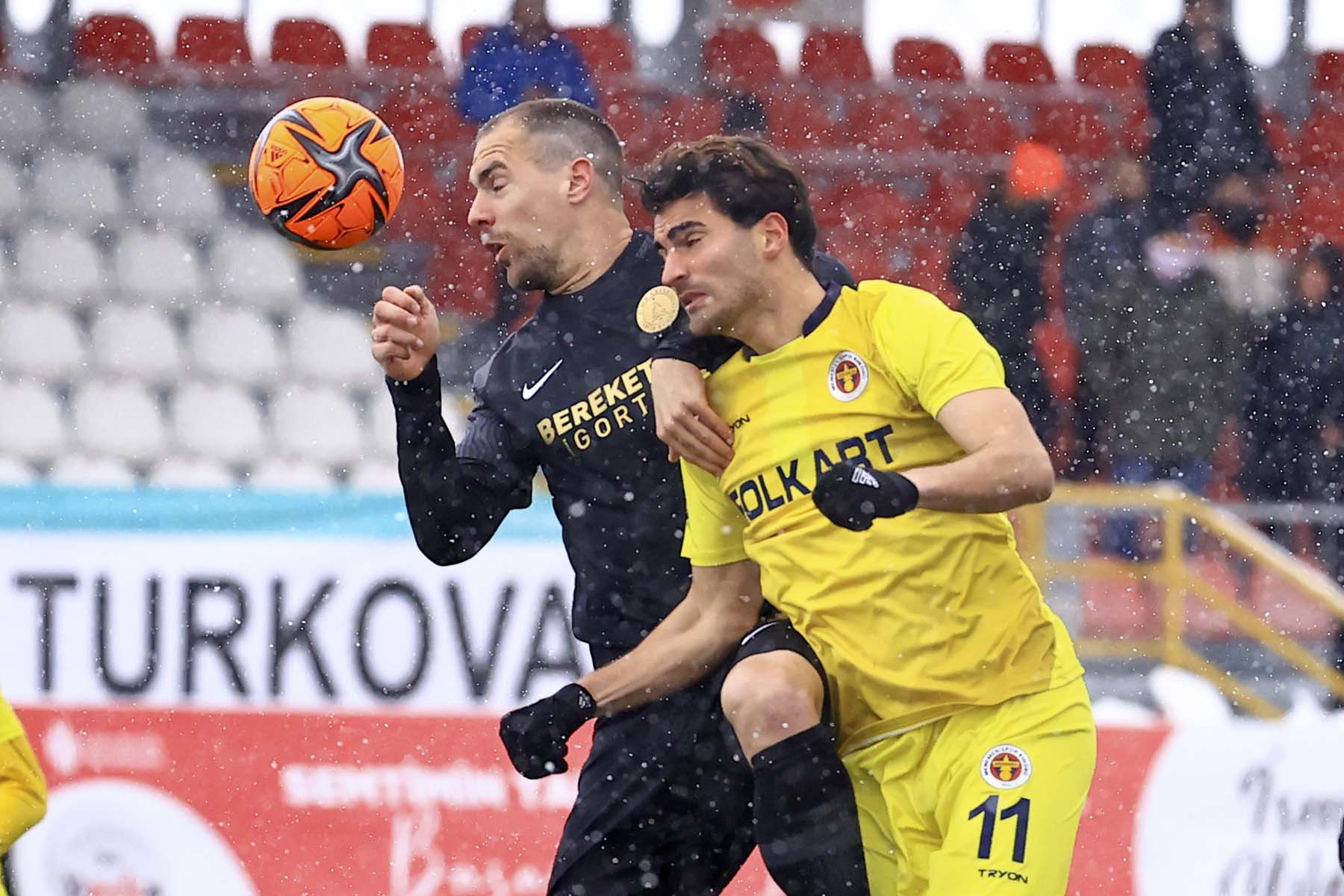 Ümraniyespor, Menemenspor'u 2 golle geçti 