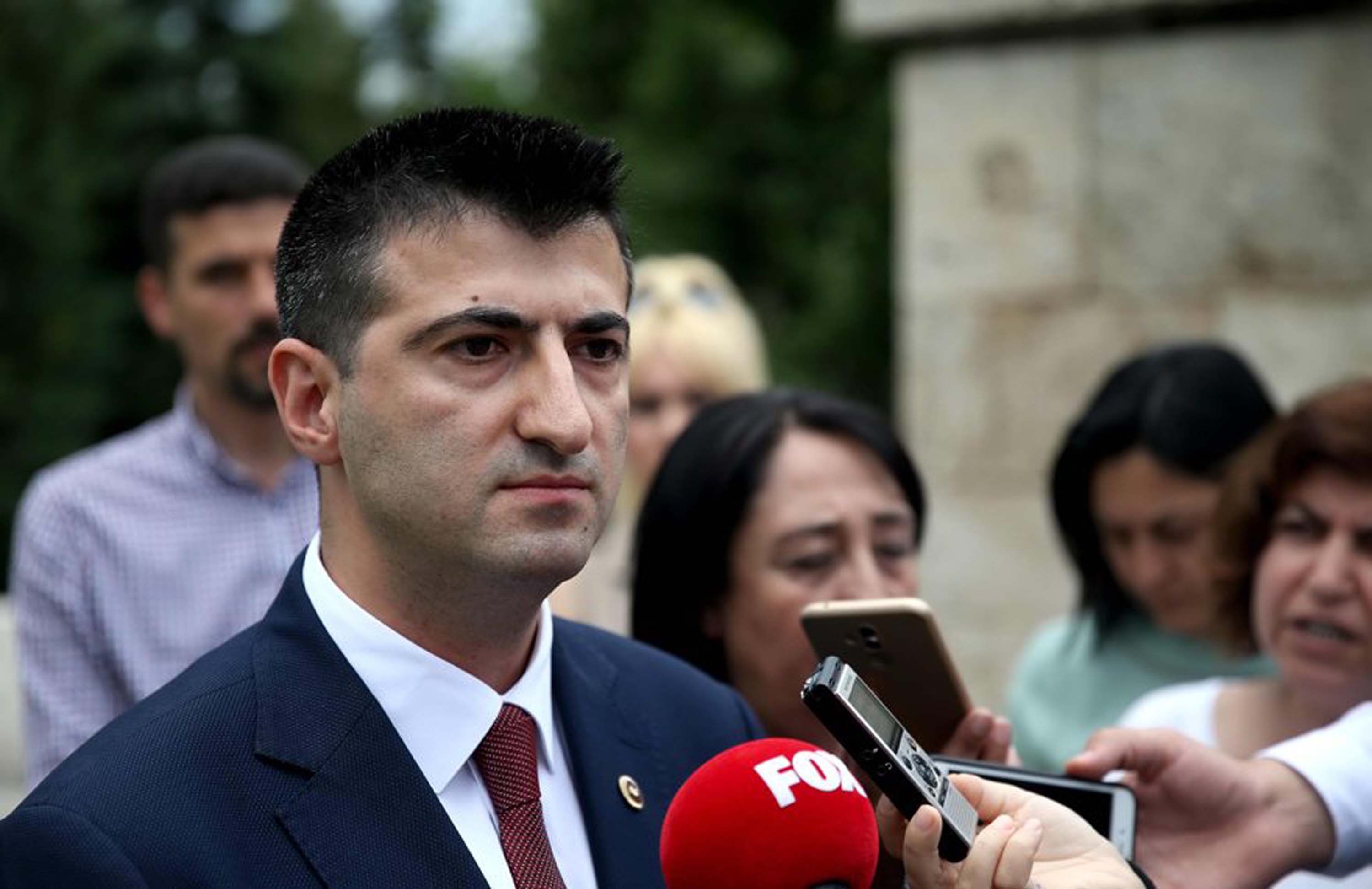 CHP'yi bırakıp Muharrem İnce'yi tercih etmişti! Mehmet Ali Çelebi, Memleket Partisi'nde de dikiş tutturamayıp istifa etti!