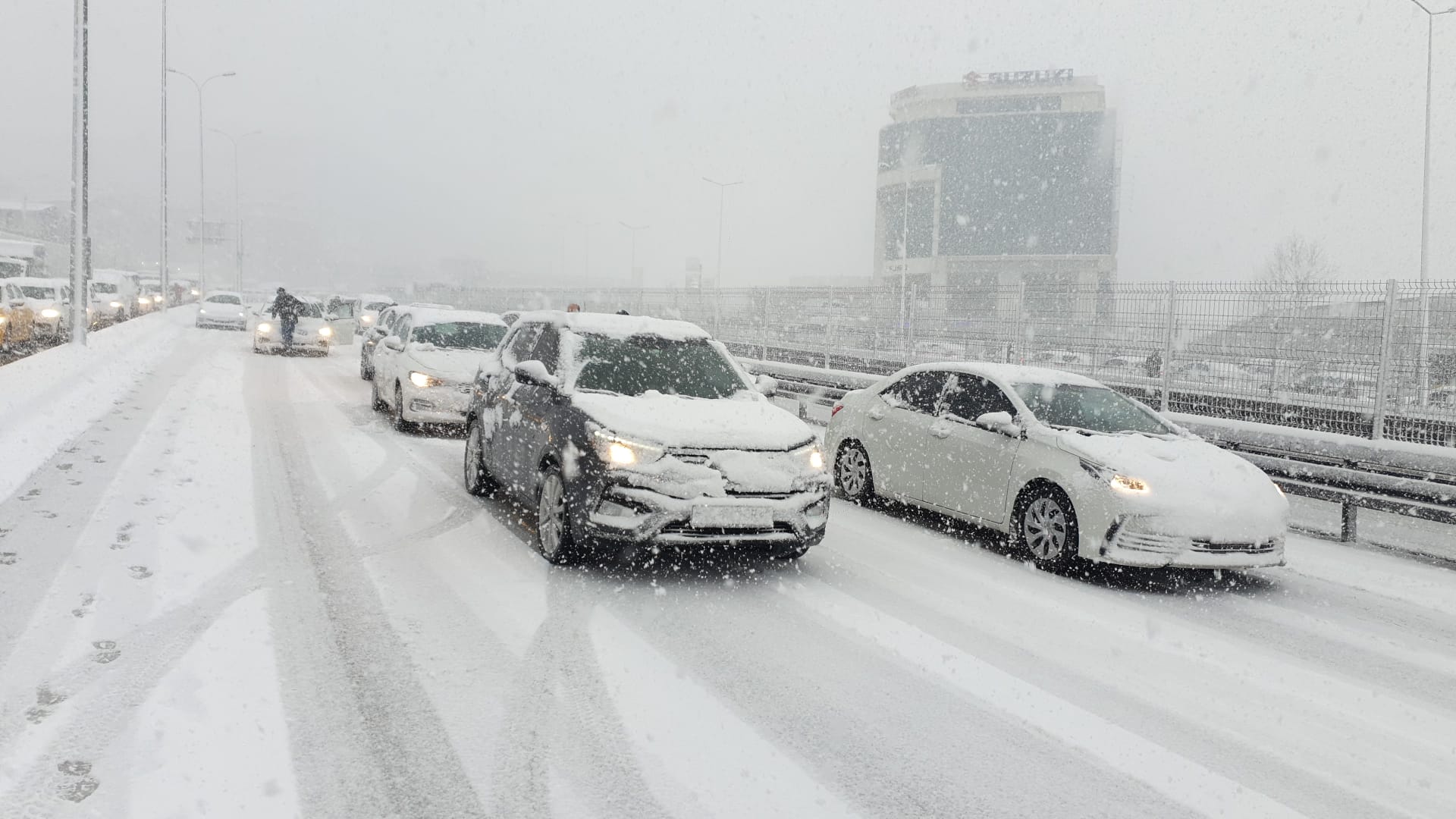 İstanbul'a giriş çıkış yasaklandı mı? Trakya - Anadolu İstanbul'a araç girişi yasak mı? Yasak kalktı mı?