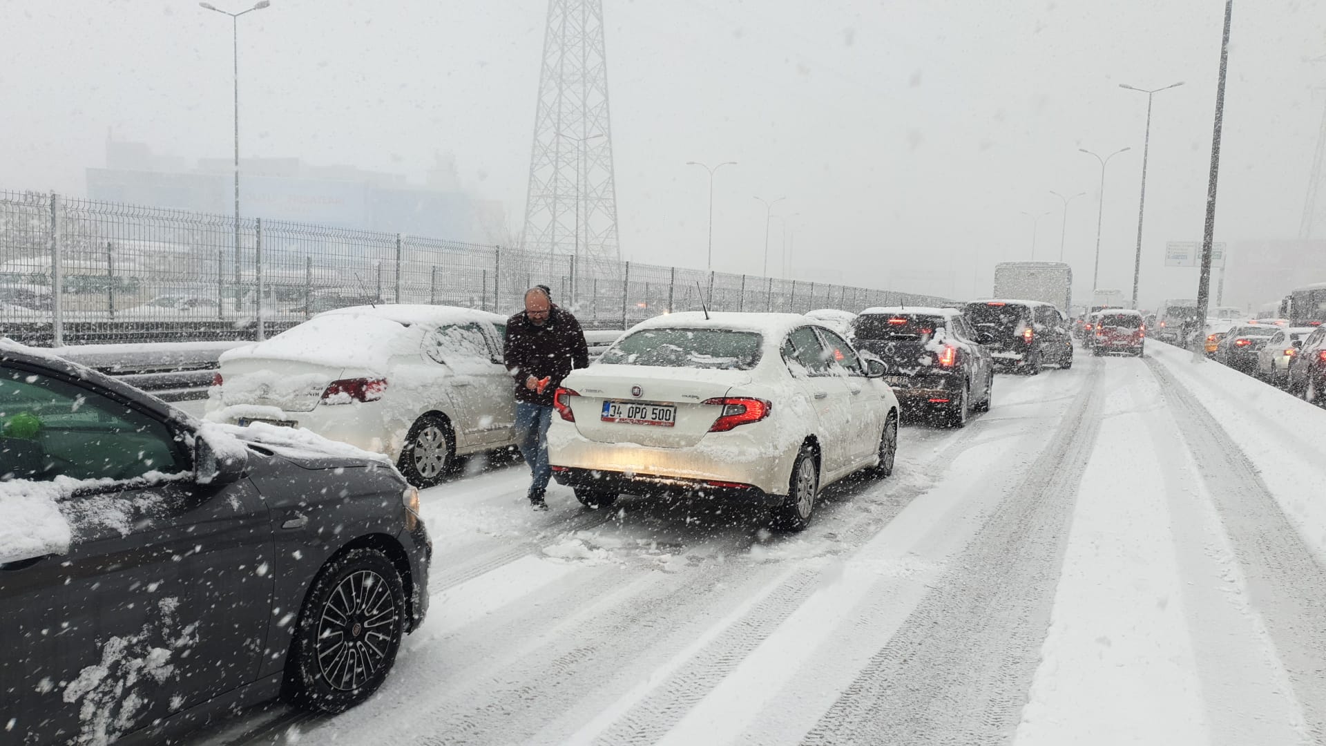 İstanbul'a giriş çıkış yasaklandı mı? Trakya - Anadolu İstanbul'a araç girişi yasak mı? Yasak kalktı mı?