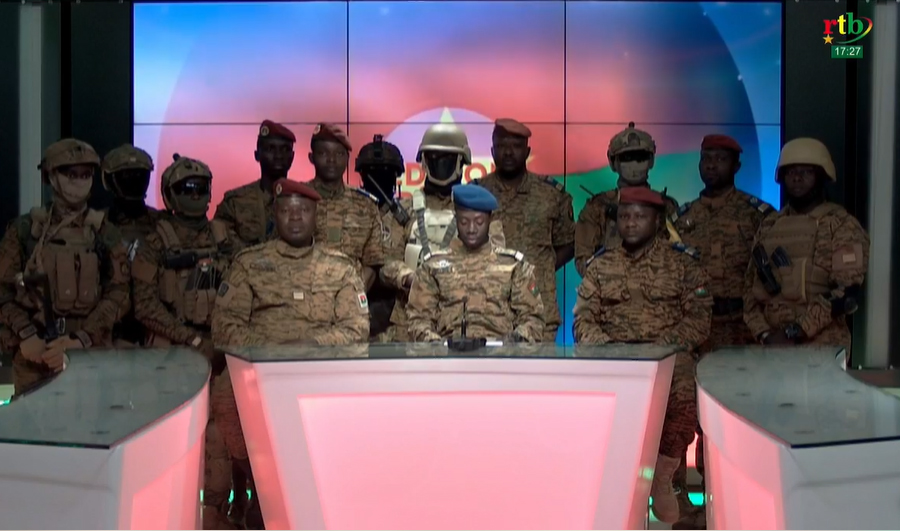 Burkina Faso'da asker yönetime el koydu! Darbeci askerler bildiriyi devlet televizyonundan okudular