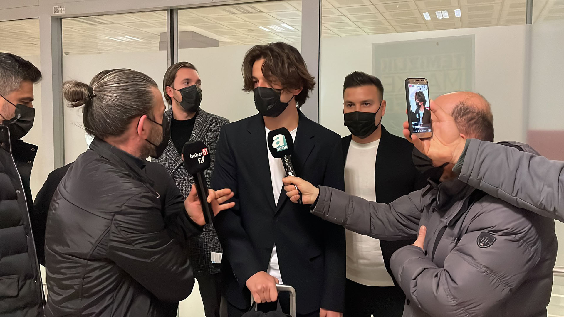 Trabzonspor'un yeni transferi Enis Destan şehre geldi! Genç futbolcu resmi imzayı atacak!