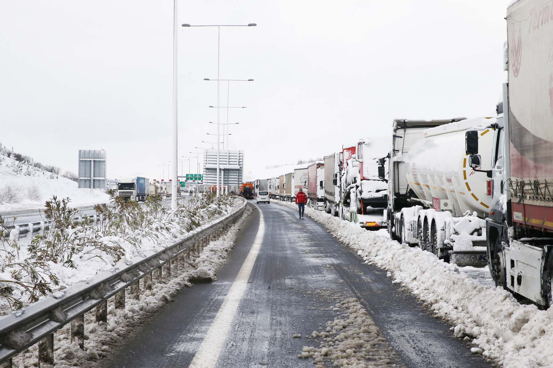 Son dakika | Bakan Karaismailoğlu duyurdu: İstanbul'da tüm yollar trafiğe açıldı