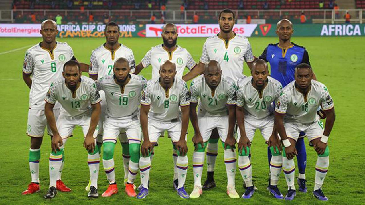 Afrika Uluslar Kupası'nda futbol tarihine geçecek olay! Takımda kaleci kalmadı, sol bek kaleye geçti!