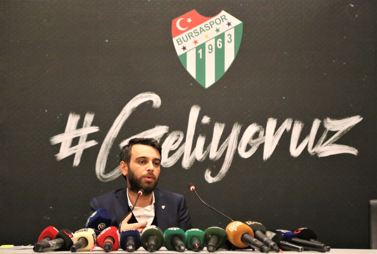 Zor günler geçiren Bursaspor'da yönetimden istifa çağrılarına yanıt