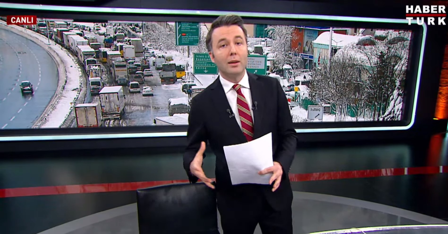 Habertürk spikeri Mehmet Akif Ersoy, Ekrem İmamoğlu'nu eleştirdi! Bu yemek ertelenebilirdi, İstanbullular mağduriyetler yaşarken bunu öğrenmek hayal kırıklığı