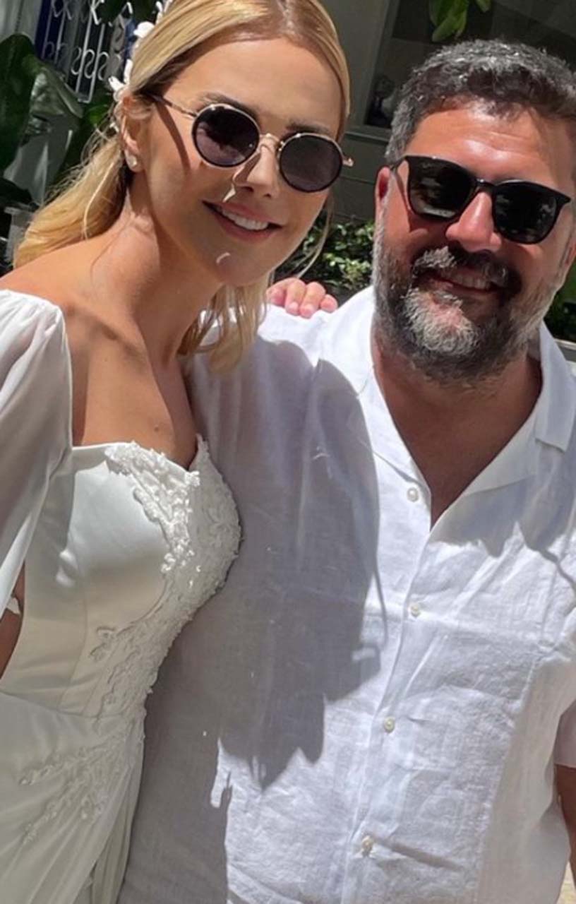 Şafak Mahmutyazıcıoğlu'nun ölümüyle kahrolan Ece Erken'in haykırışları yürek sızlattı! Ağlamaktan tanınmaz halde...