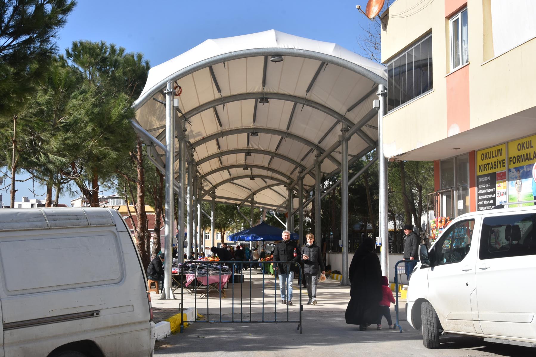 Pendik Belediyesi üçüncü kapalı semt pazarını Esenyalı'da kurdu!