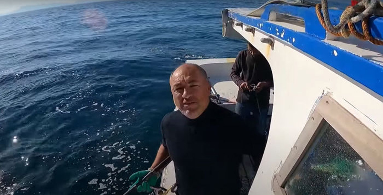 Yunan Sahil Güvenliği, Uluslararası suları sahiplendi! Türk balıkçı Yunanlara böyle ayar verdi!