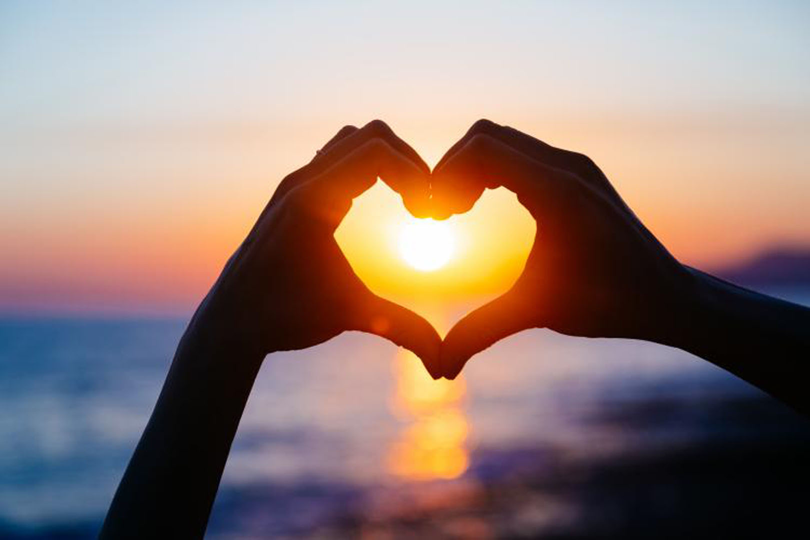 valentines-day-heart-hands.jpgUzaktaki erkek sevgiliye Sevgililer Günü mesajı | Uzaktaki sevgiliye 14 Şubat Sevgililer Günü mesajı 2022