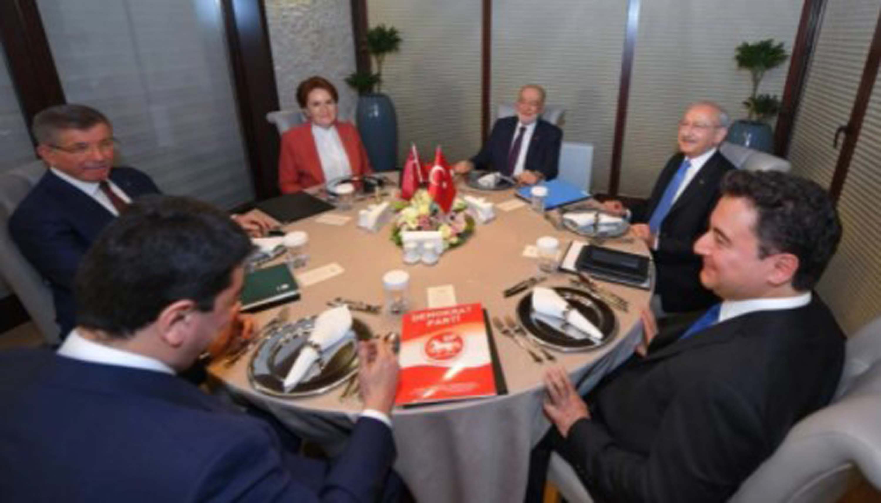 HDP'li Pervin Buldan, davet edilmediği yemeğe fena sinirlendi! Muhalefet liderlerini tehdit etti! Bizi yok sayanları...