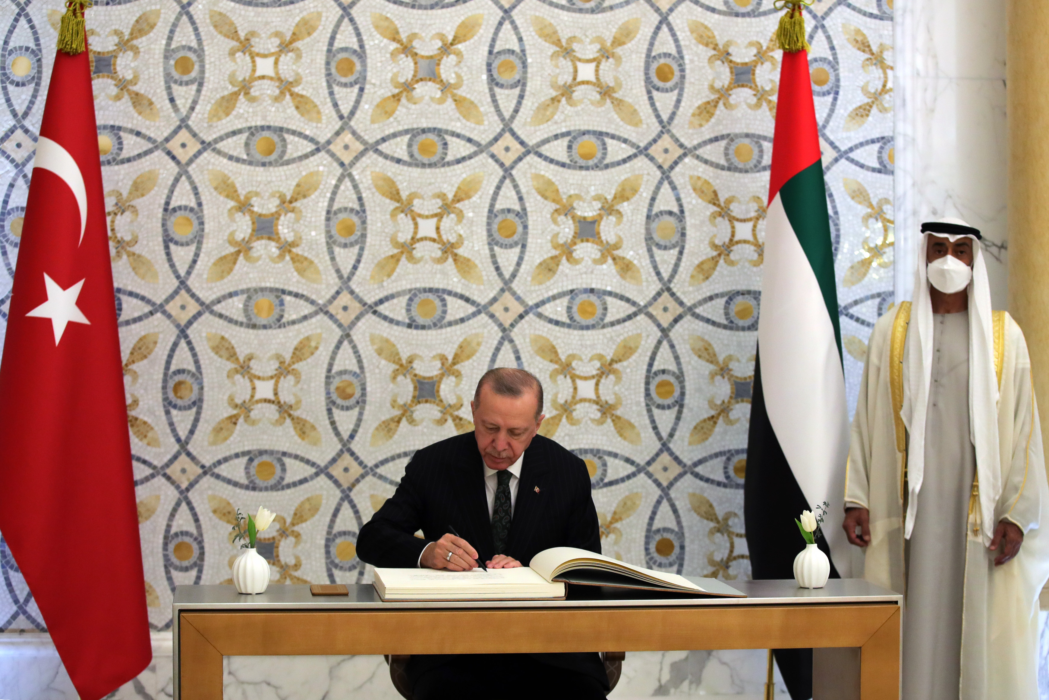 Son dakika! Türkiye ile Birleşik Arap Emirlikleri Hükümeti arasında 13 anlaşma imzalandı. 