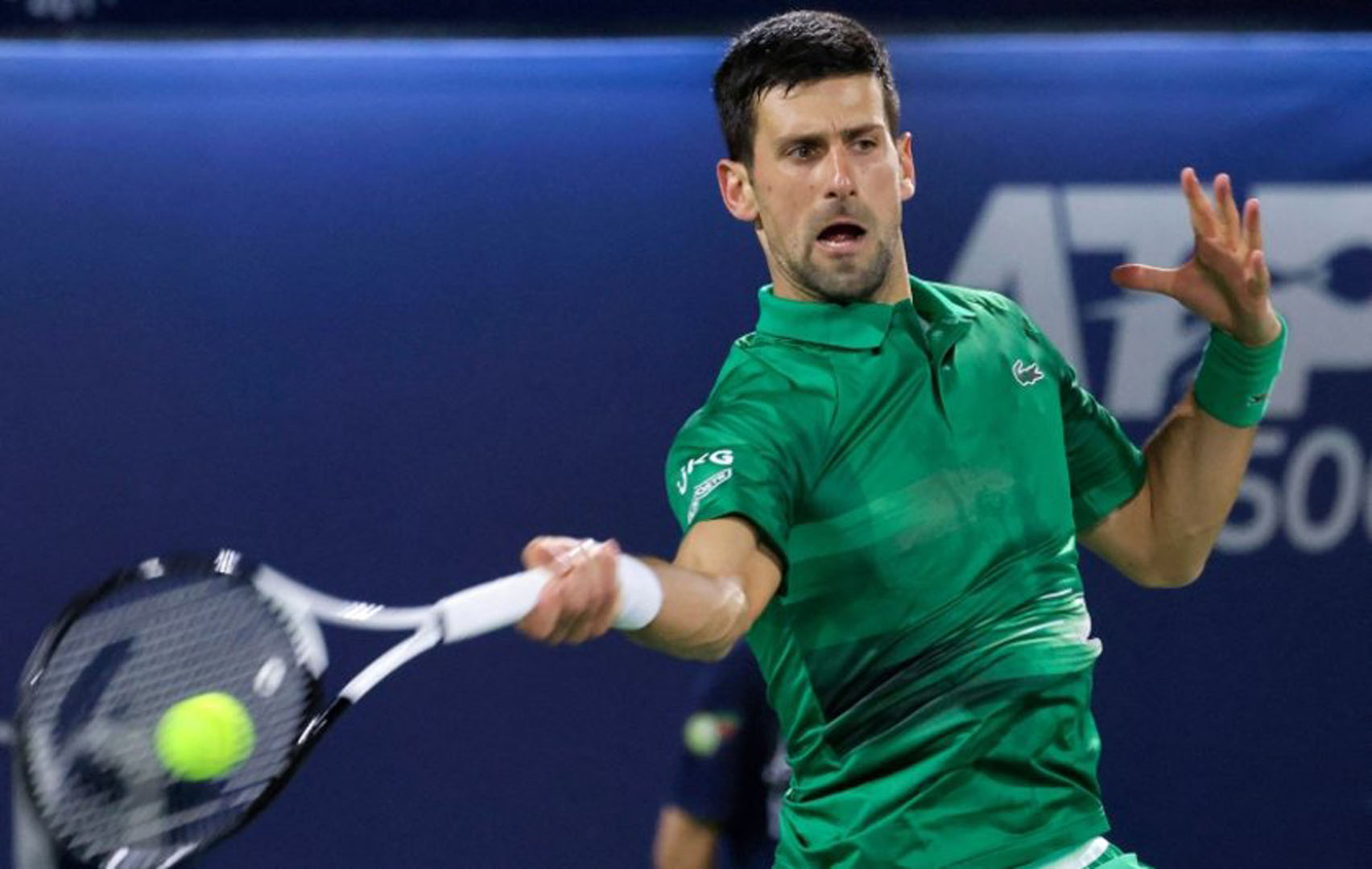 Son günlerin olaylı tenisçisi Novak Djokovic yeniden korta döndü! 
