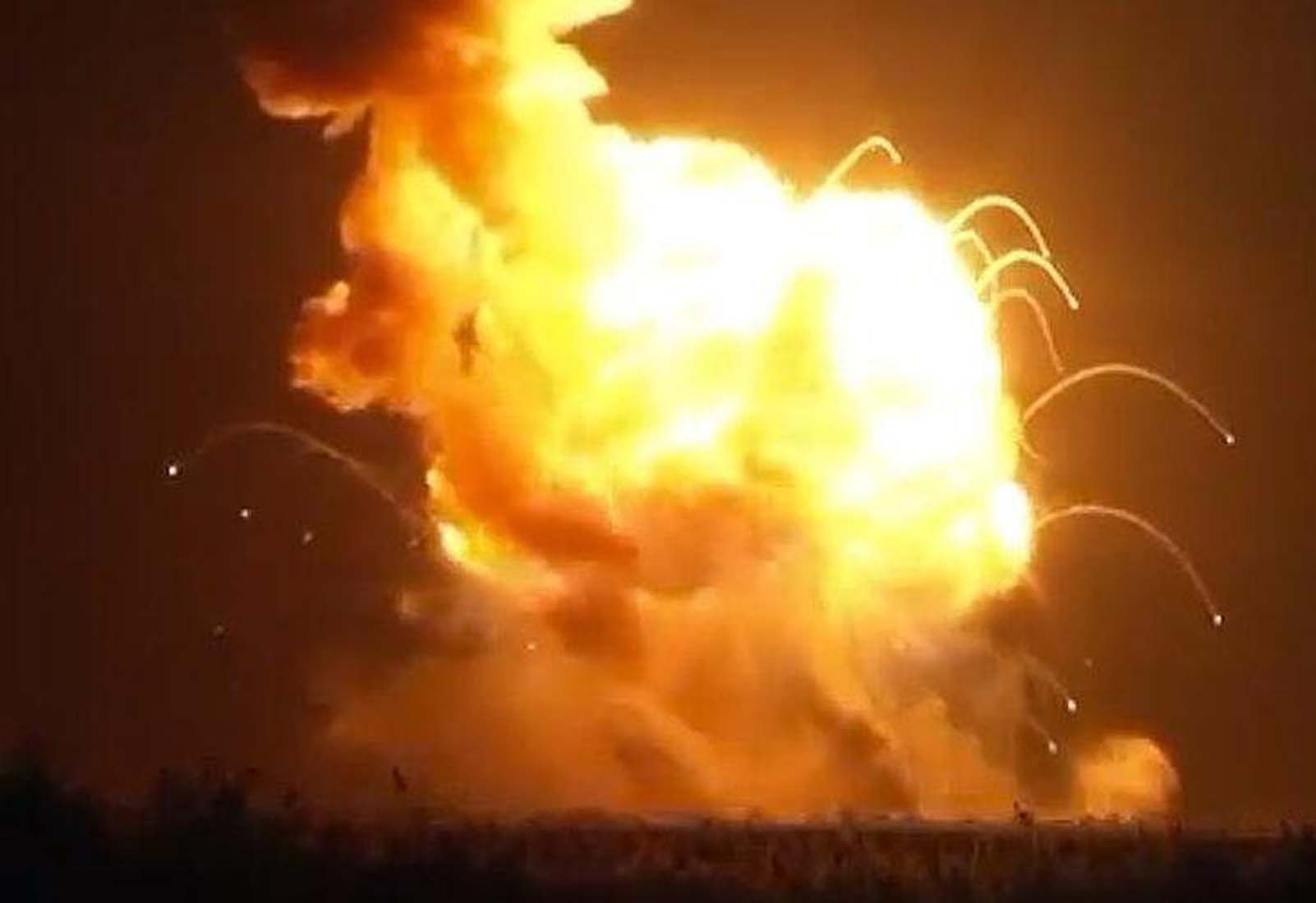Son dakika... Üst üste 5 patlama! Kiev'de elektrik santrali yok edildi! Belediye Başkanı da halka sığınaklara çağırdı!