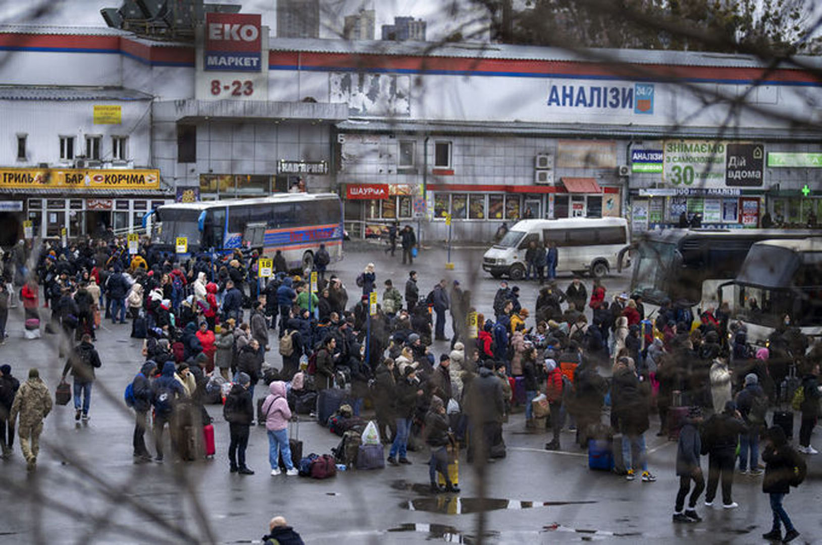 İşgalin ikinci gününde patlama sesleri yeniden başkentte! Kiev'de kritik saatler!