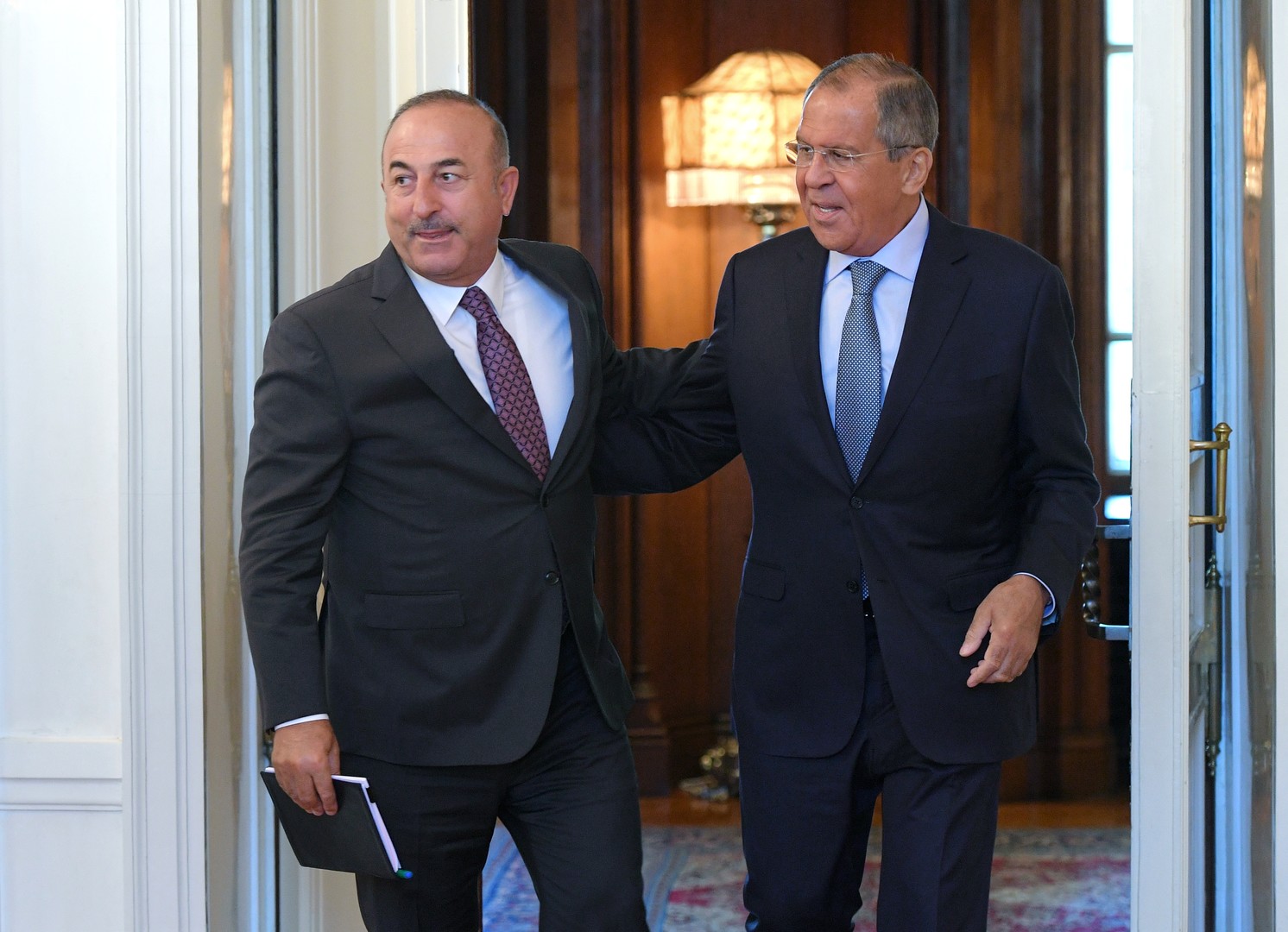 Son dakika | Dışişleri Bakanı Mevlüt Çavuşoğlu, Rusya Dışişleri Bakanı Lavrov ile Ukrayna'yı görüştü! Operasyonların durdurulması için çağrı yaptı