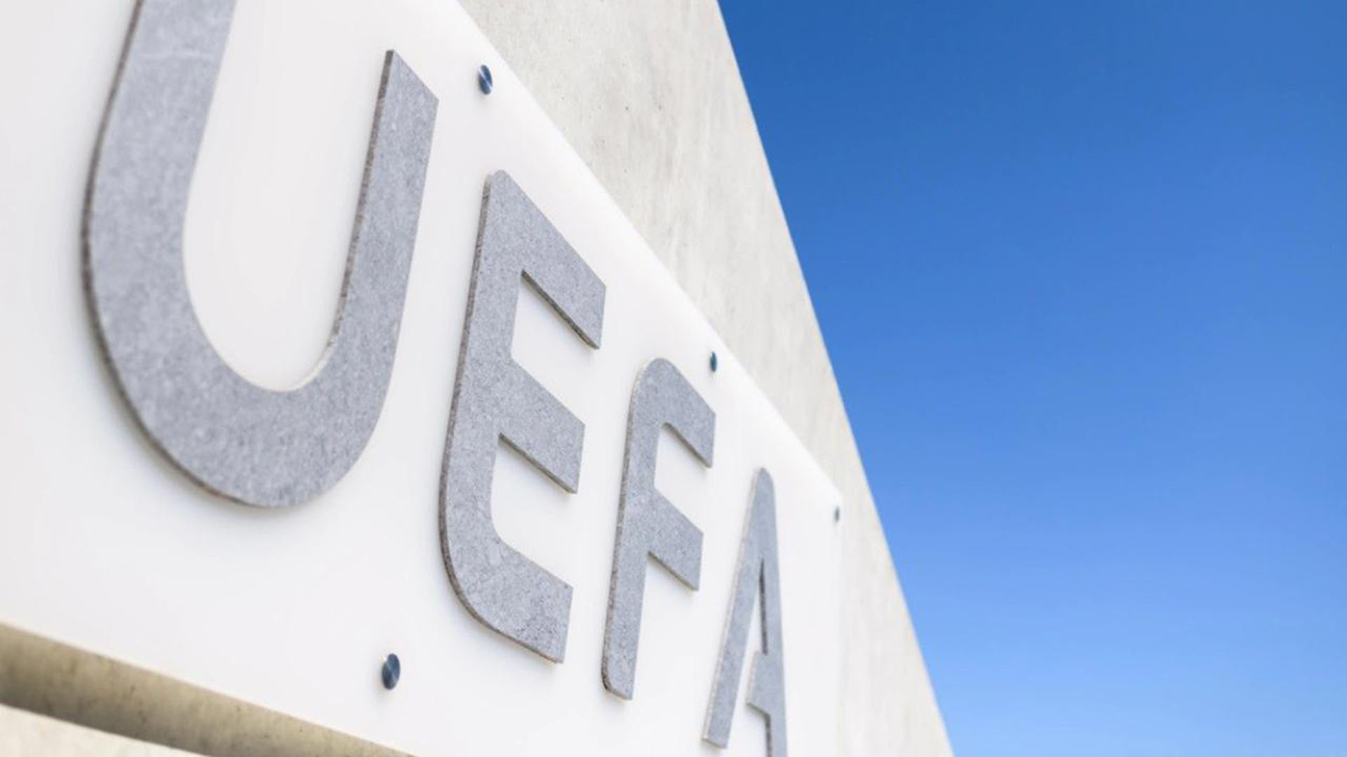 UEFA ve FIFA'dan orta karar! Rusya'ya uluslararası yaptırım!