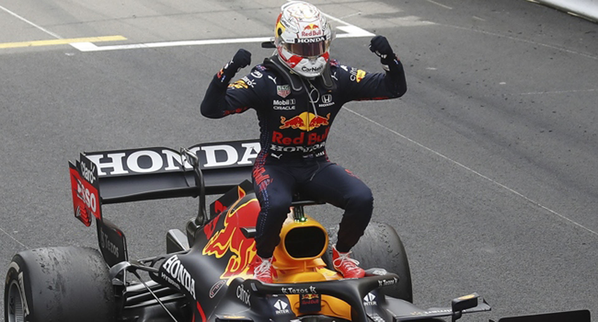 Formula 1'de son şampiyon Max Verstappen, 2028 yılına kadar Red Bull'da! Yeni maaşı dudak uçuklattı!