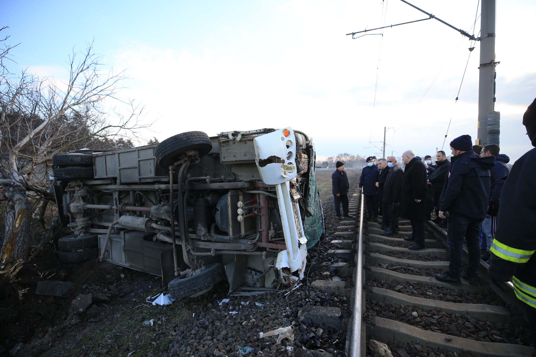 Son dakika |Facianın eşiğinden dönüldü! Kırklareli Babaeski'de işçi servisine yük treni çarptı: 27 yaralı