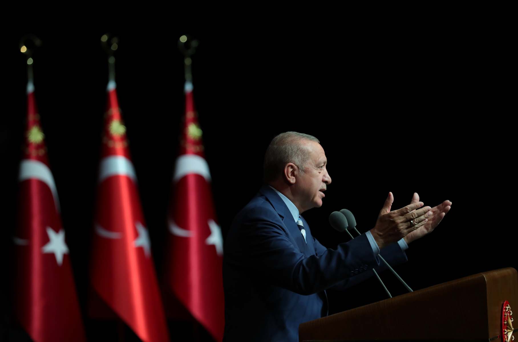 Cumhurbaşkanı Erdoğan, 6 .Uluslararası İyilik Ödülleri töreninde konuştu! Diyarbakır annelerinin kapısını çalmaktan korkan siyasetçi müsveddelerini de gördük 