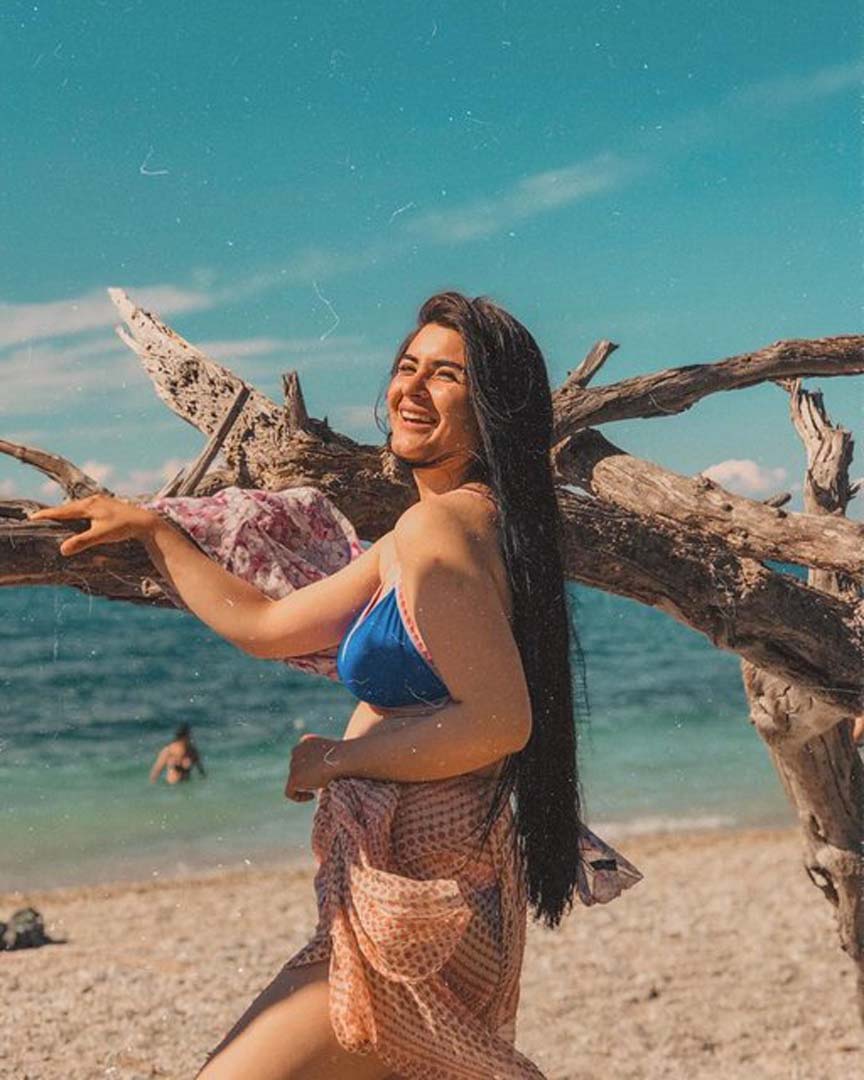 Fenomen gelin adayı Hanife Gürdal’dan pes dedirten paylaşım! Bikinili pozuyla sosyal medyanın gündemine oturdu