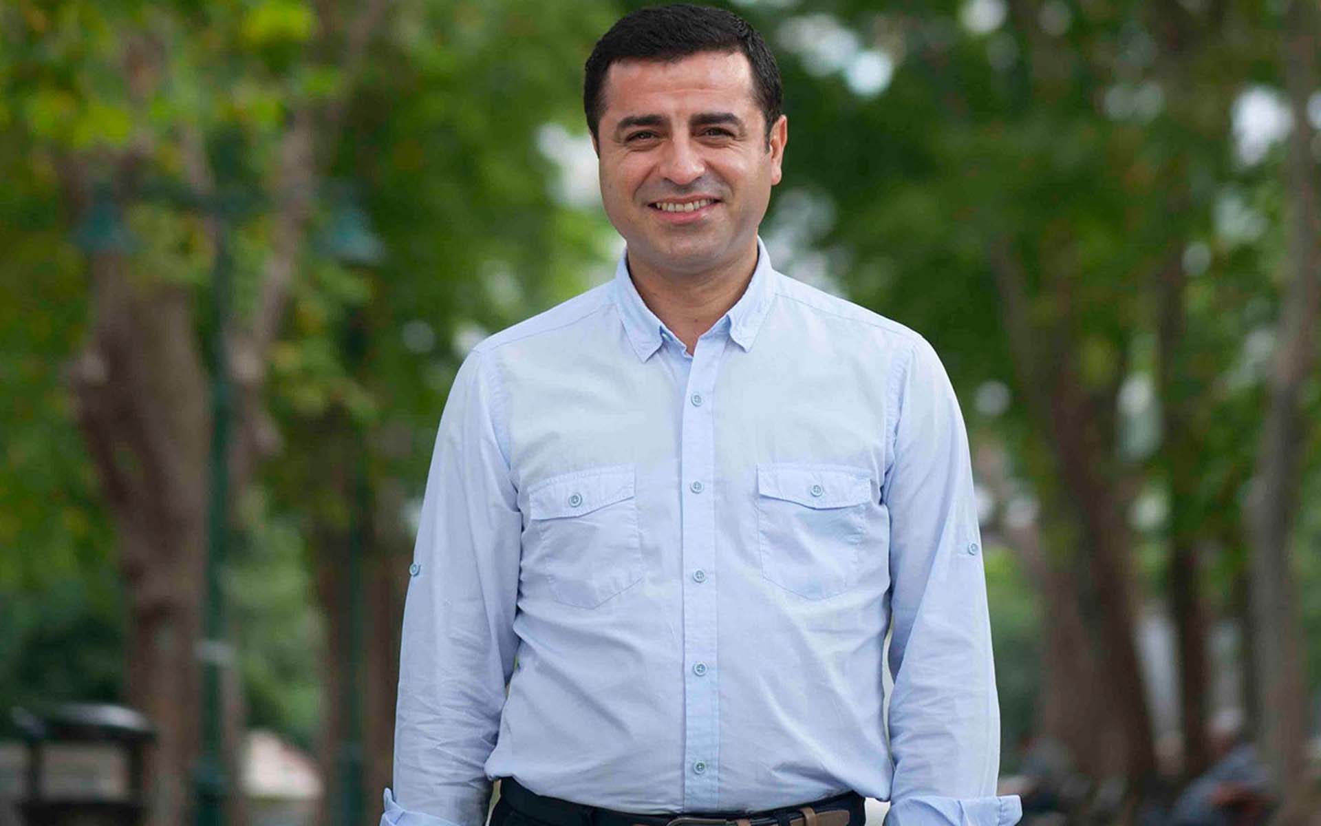 CHP'li Tuncay Özkan'ın Selahattin Demirtaş'a övgüler dizdiği sözlere Ahmet Hakan'dan tam isabet yorum: HDP’nin oylarına talipler ya...