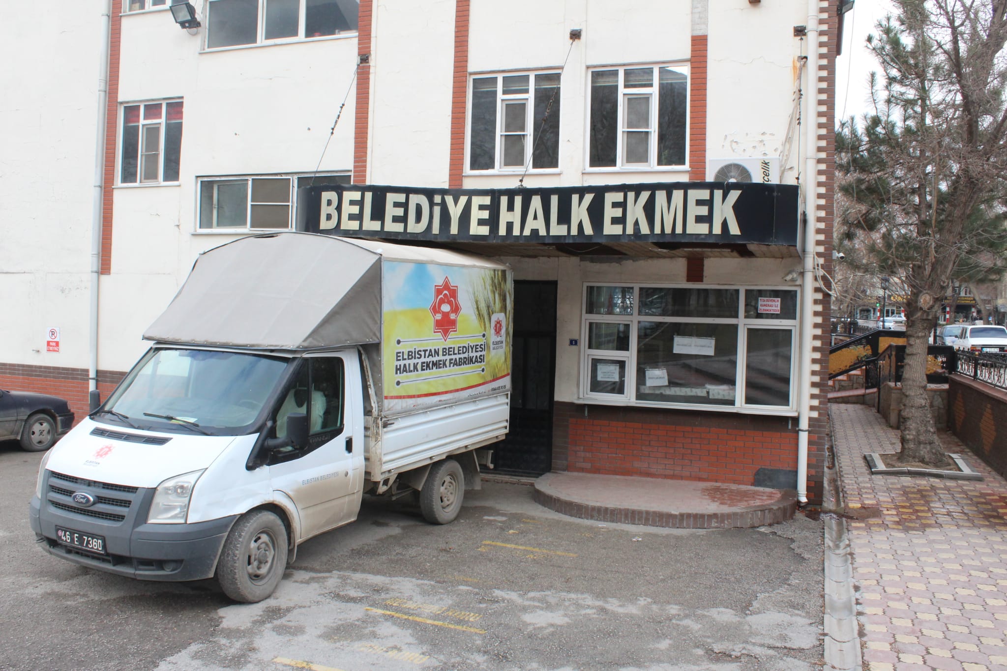 AK Partili Elbistan belediyesi Türkiye'ye örnek olacak! Halk ekmek ve pide, Ramazan ayı boyunca 1 TL'den satılacak, günlük üretilen ekmeğin yarısı bedava dağıtılacak 
