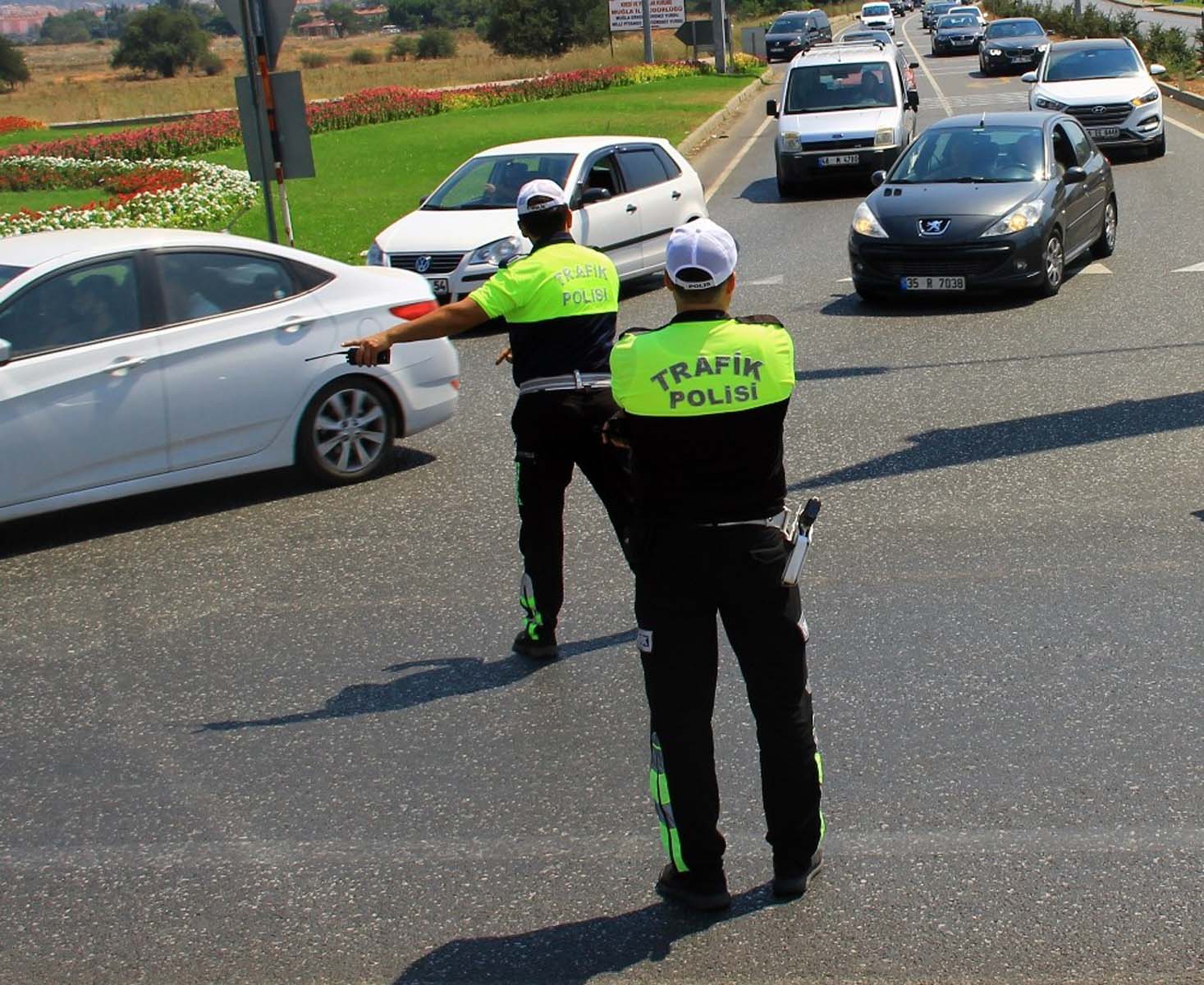 İstanbul Valiliği günler öncesinden uyardı! Plan yaparken dikkat: Trafiğe kapatılacak olan yollar ve alternatif güzergahlar belirlendi 