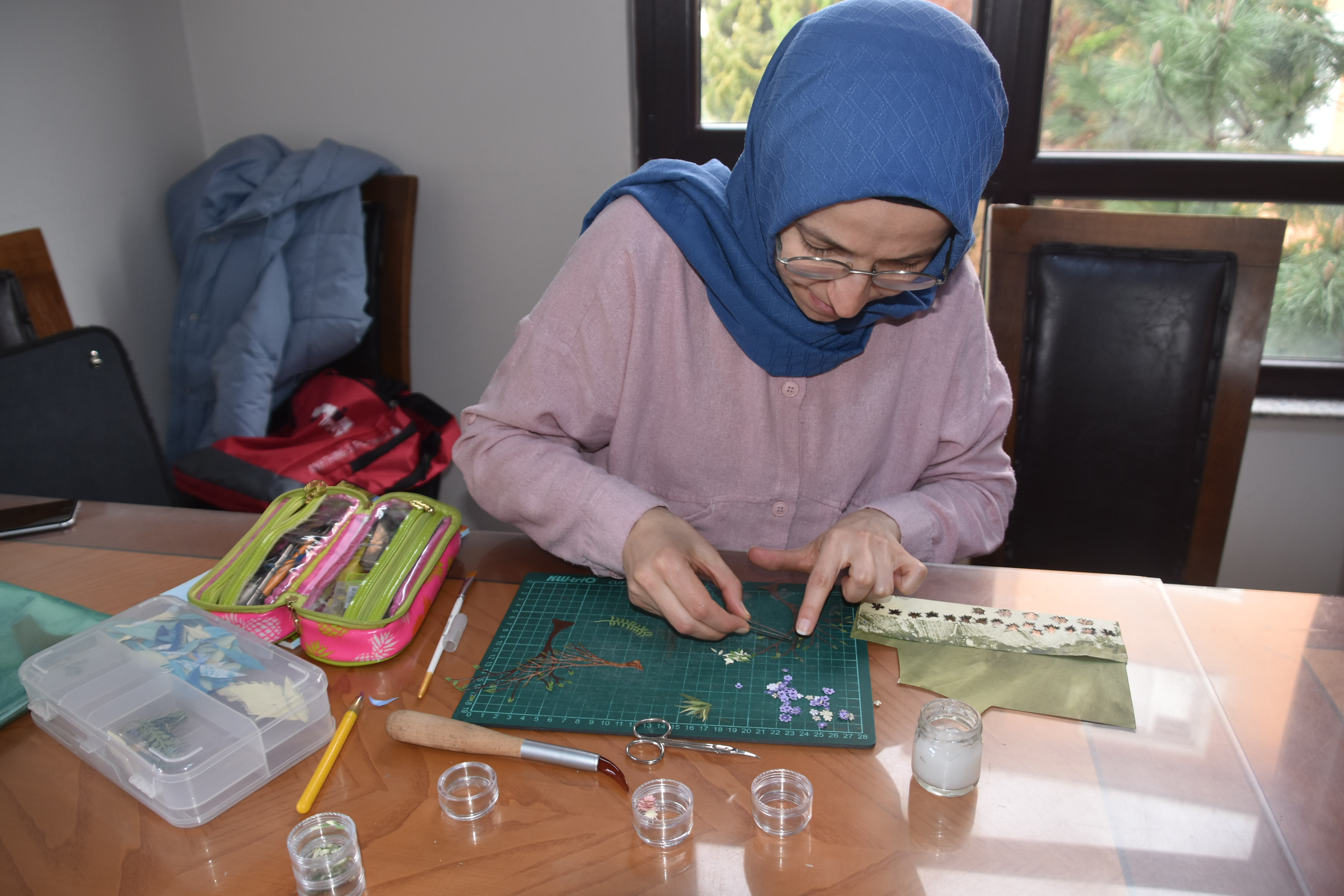 Pendik Belediyesi kursiyerleri dereceye girdiler: Havva Tümer ve Ayşe Elif Kızıltan’ın eserlerini sundu