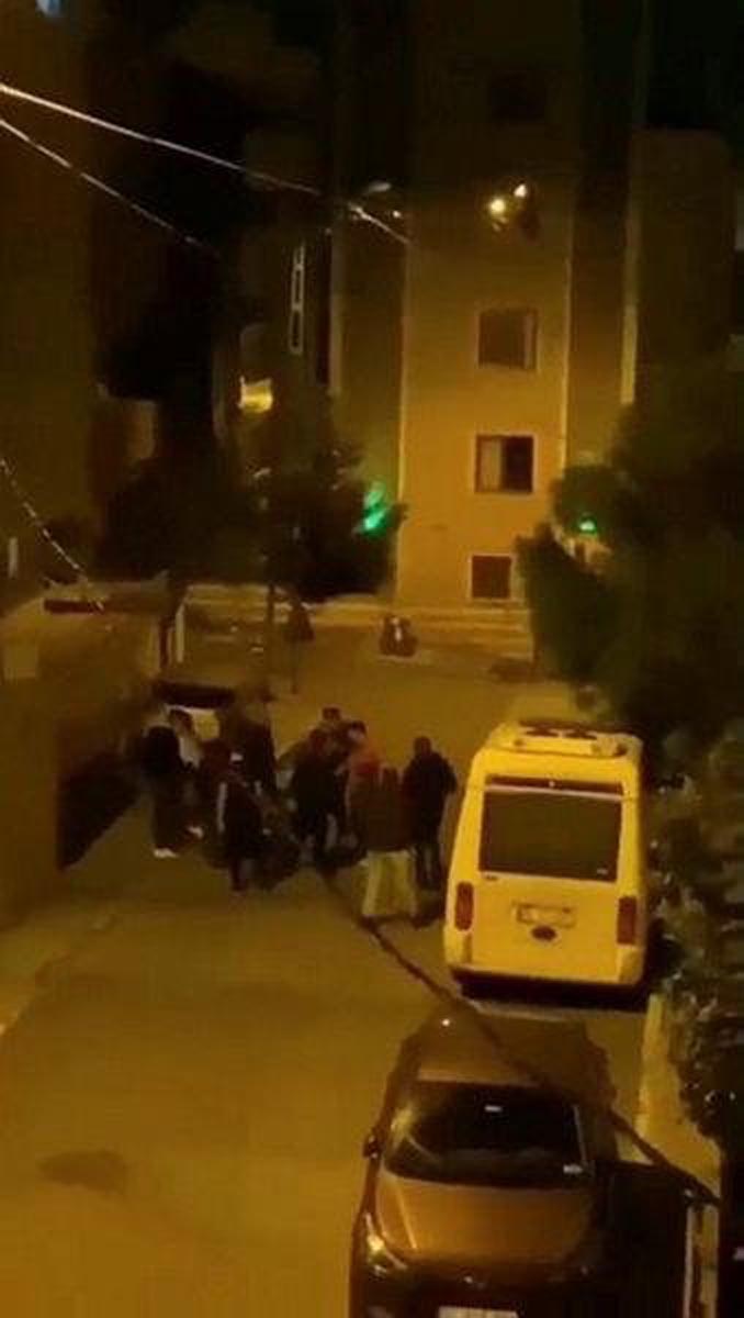 İstanbul Pendik'te korkunç şiddet! Çığlıklar mahallede yankılandı! Kucağında çocuk olan kadın erkek grubu tarafından darp edildi! 