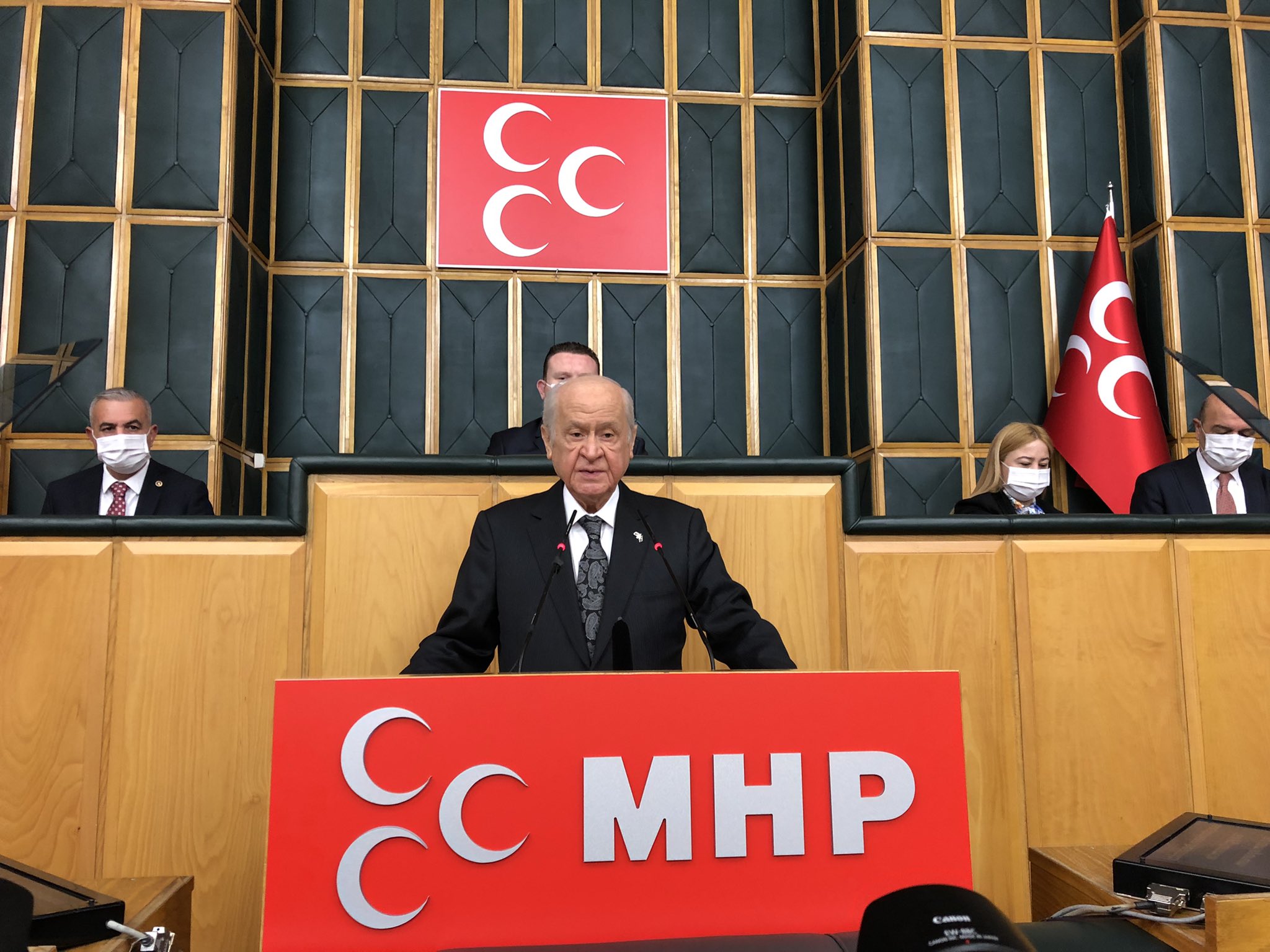 MHP lideri Bahçeli'den muhalefete zehir zemberek sözler: Cumhur İttifakı'nın adayı bellidir. Sizin çürük adayınız ne zaman ortaya çıkacak?