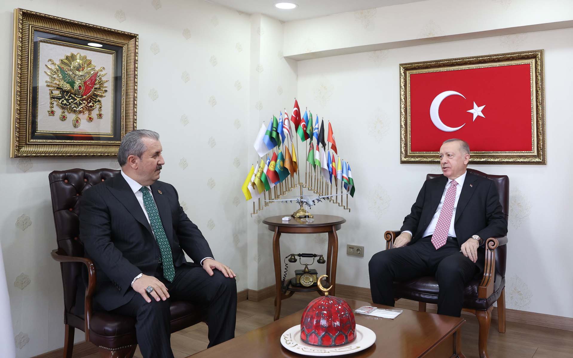 Cumhurbaşkanı Erdoğan'dan kritik ziyaret! BBP Genel Başkanı Mustafa Destici ile görüştü 
