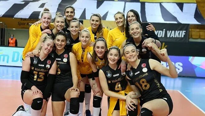 VakıfBank Kadın Voleybol takımı şampiyon oldu! Fenerbahçe Opet'i 3 - 2'lik skorla geçti