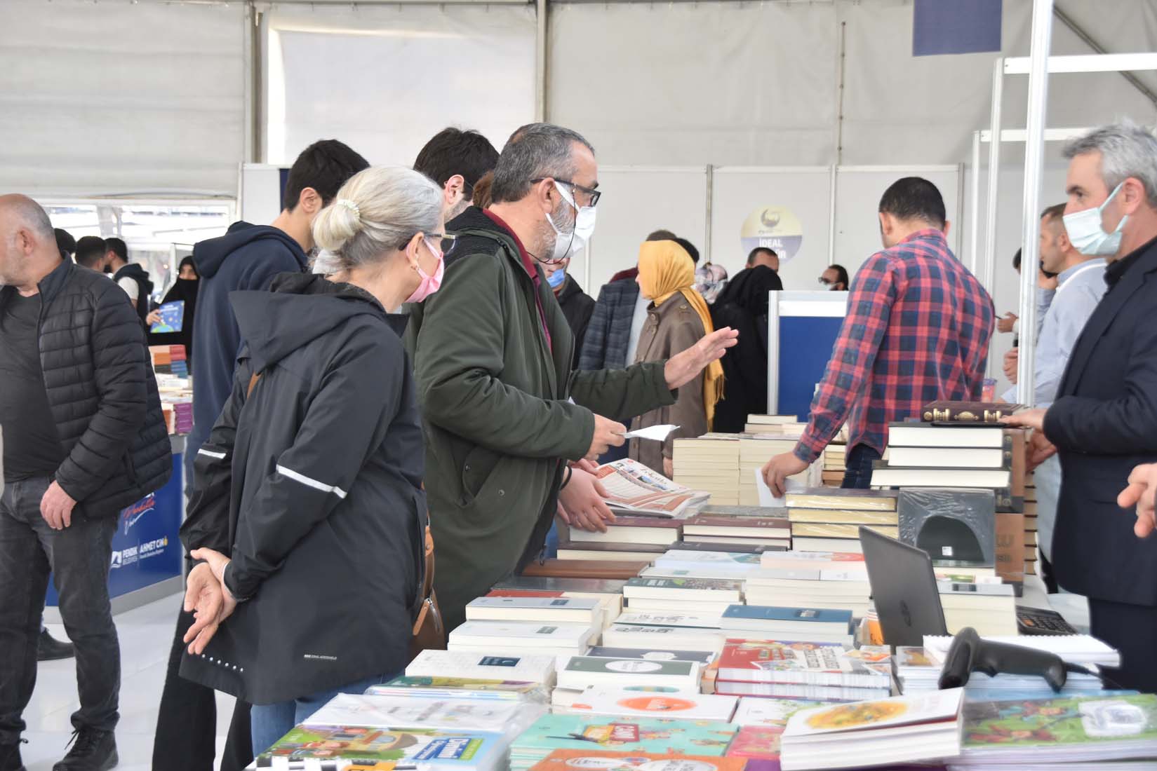 "Dini Yayınlar Kitap Fuarı" Açıldı! 24 yayın evi kitapseverler ile buluşuyor