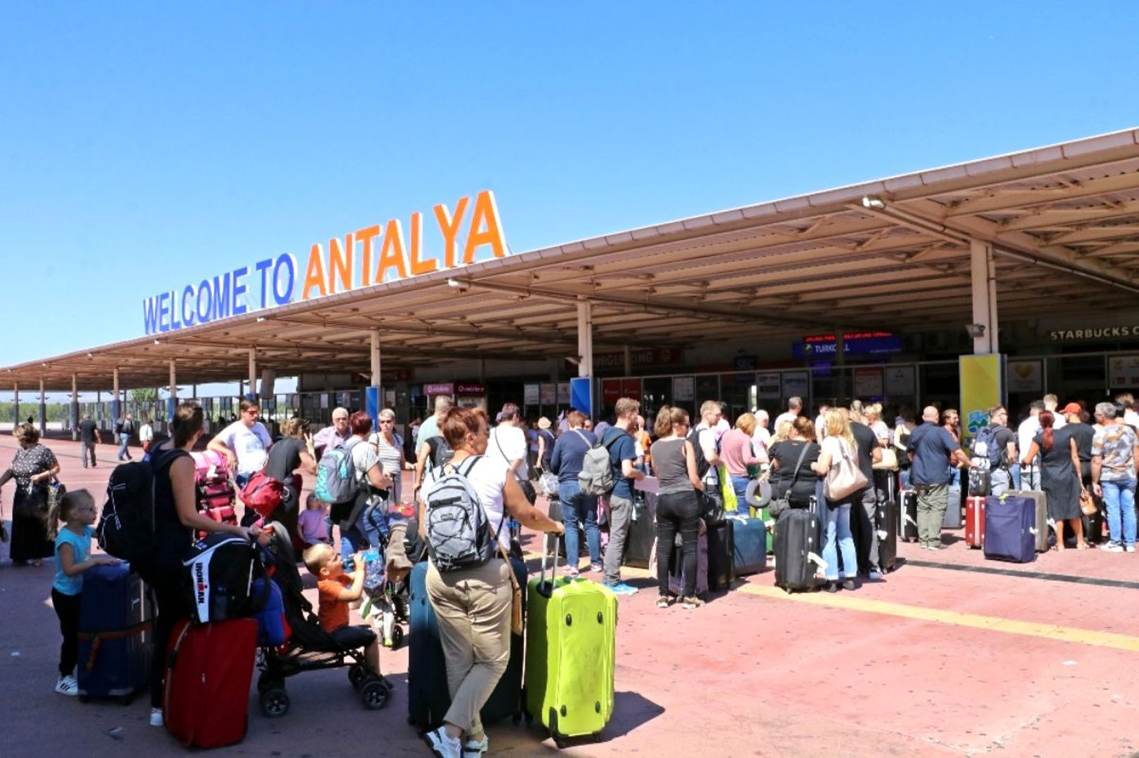 Bakan Nebati’den turizm sektörünü heyecanlandıracak açıklama! Otellerde yer kalmayacak