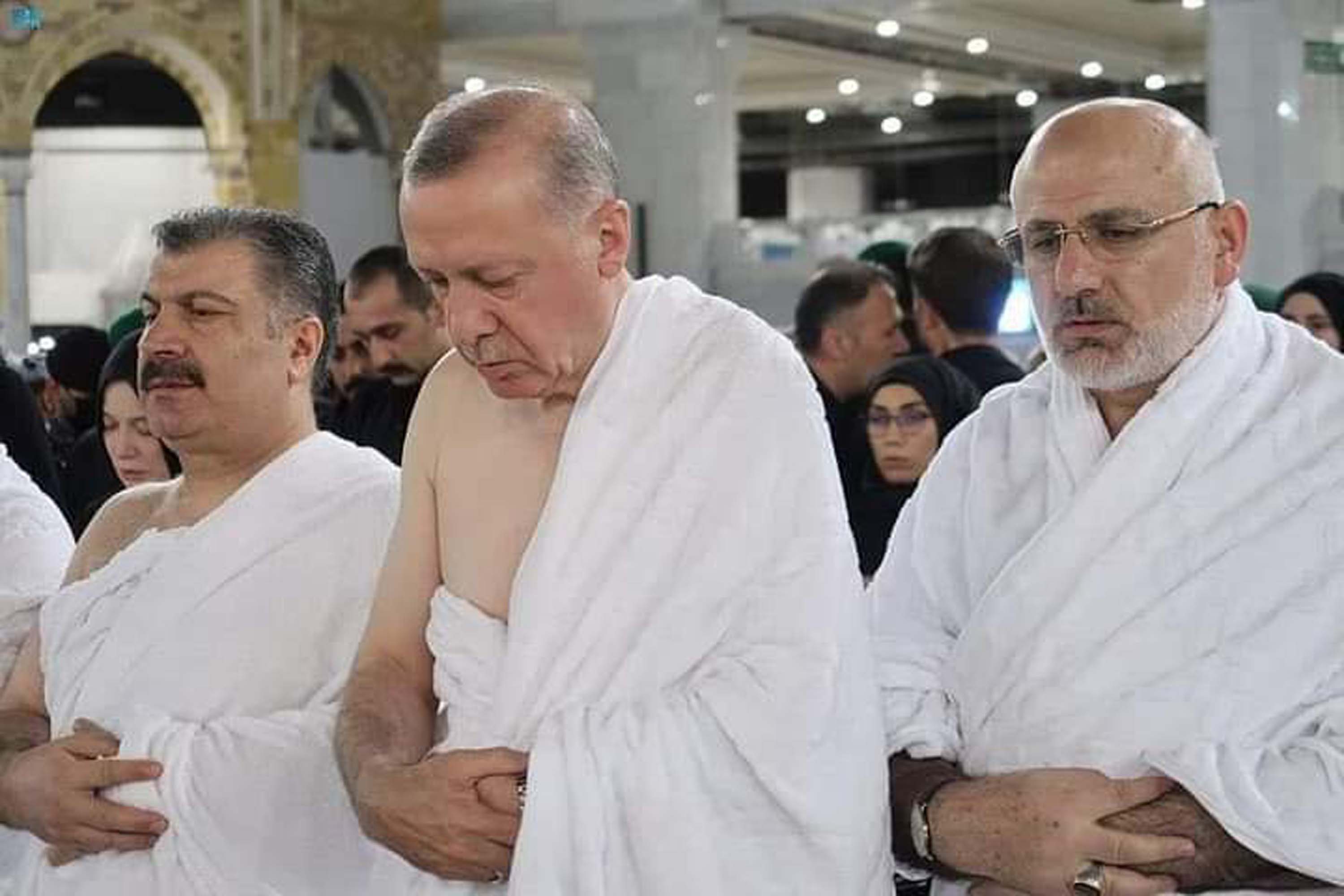 Cumhurbaşkanı Erdoğan, Kabe'de Allah'ın evinin içine girdi! Çıktığında karşılaştığı manzara şaşkına çevirdi!