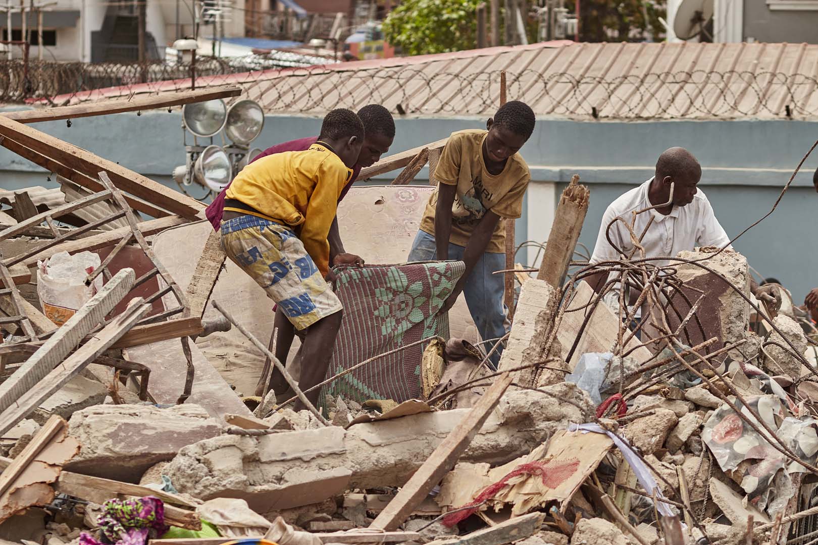 Nijerya'da feci bina çöktü! Çok sayıda ölü ve yaralı var