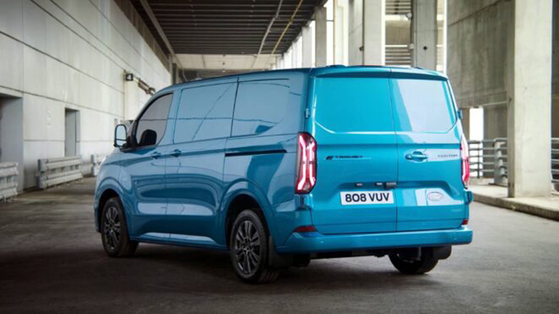 Yeni Ford E-Transit Custom Türkiye'de üretilecek!