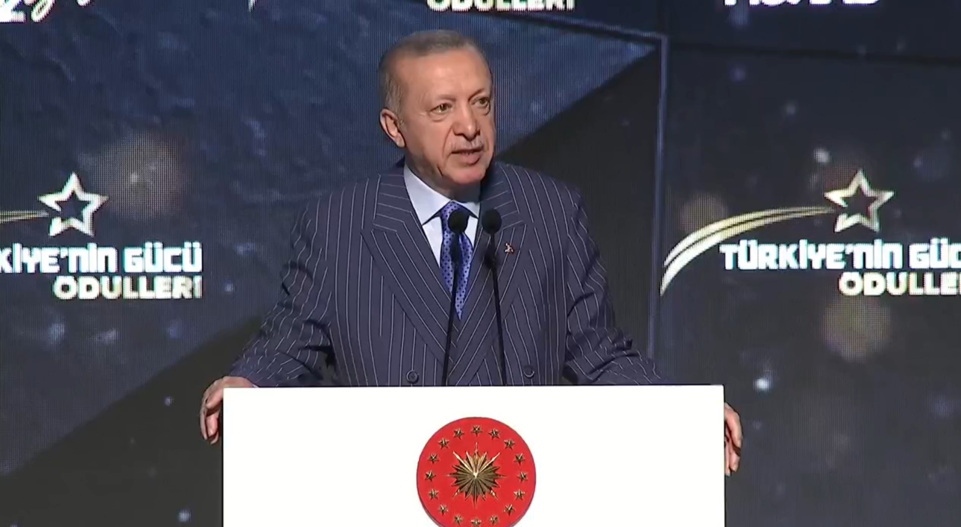 Cumhurbaşkanı Erdoğan, Suriyeliler için konuştu: Kendileri isterlerse gidebilirler ama biz onlara ev sahipliği yapmaya devam edeceğiz