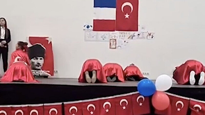 Küçücük çocukları Atatürk'e secde ettirdiler! Fransa'daki Türk okulundaki görüntüler medyada infial yarattı! "Rezillik"
