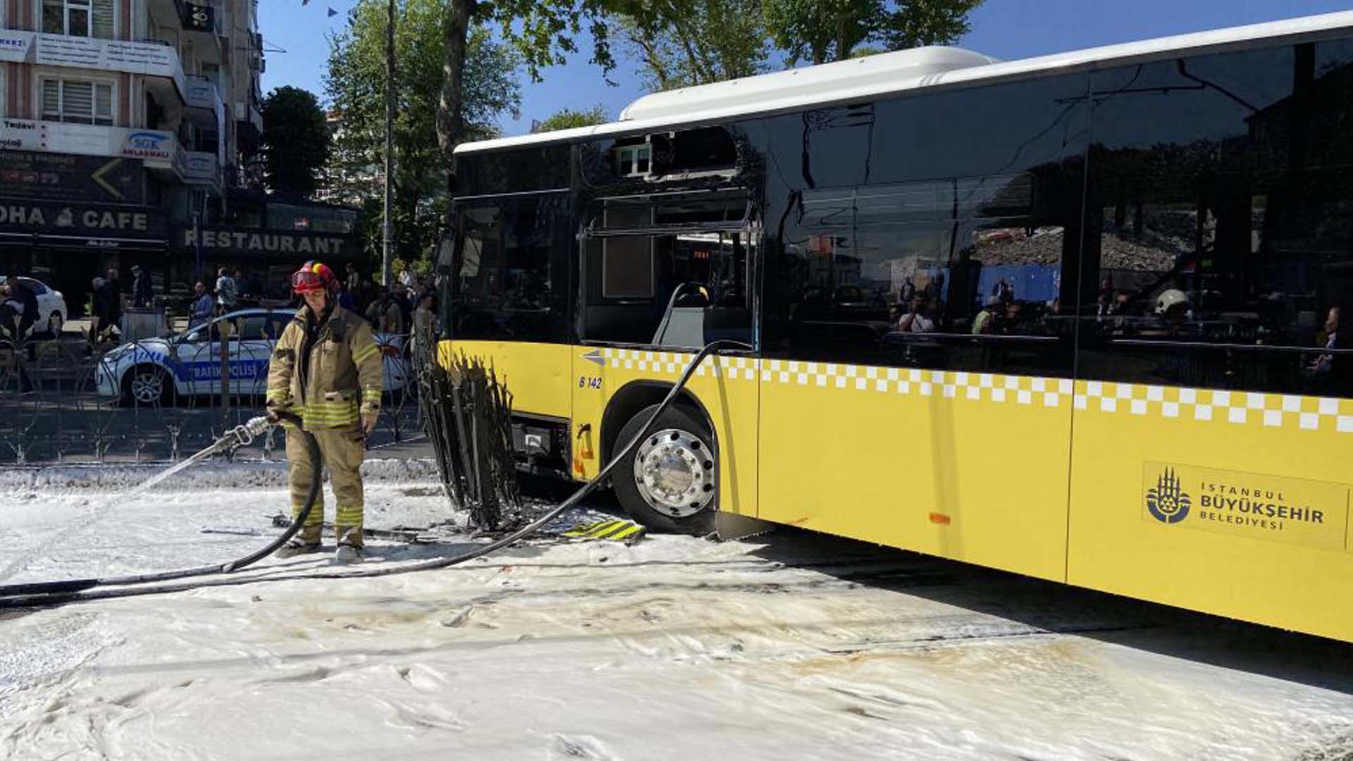 İstanbul Fatih'te tramvay ile İETT otobüsü çarpıştı! 6 kişi yaralı