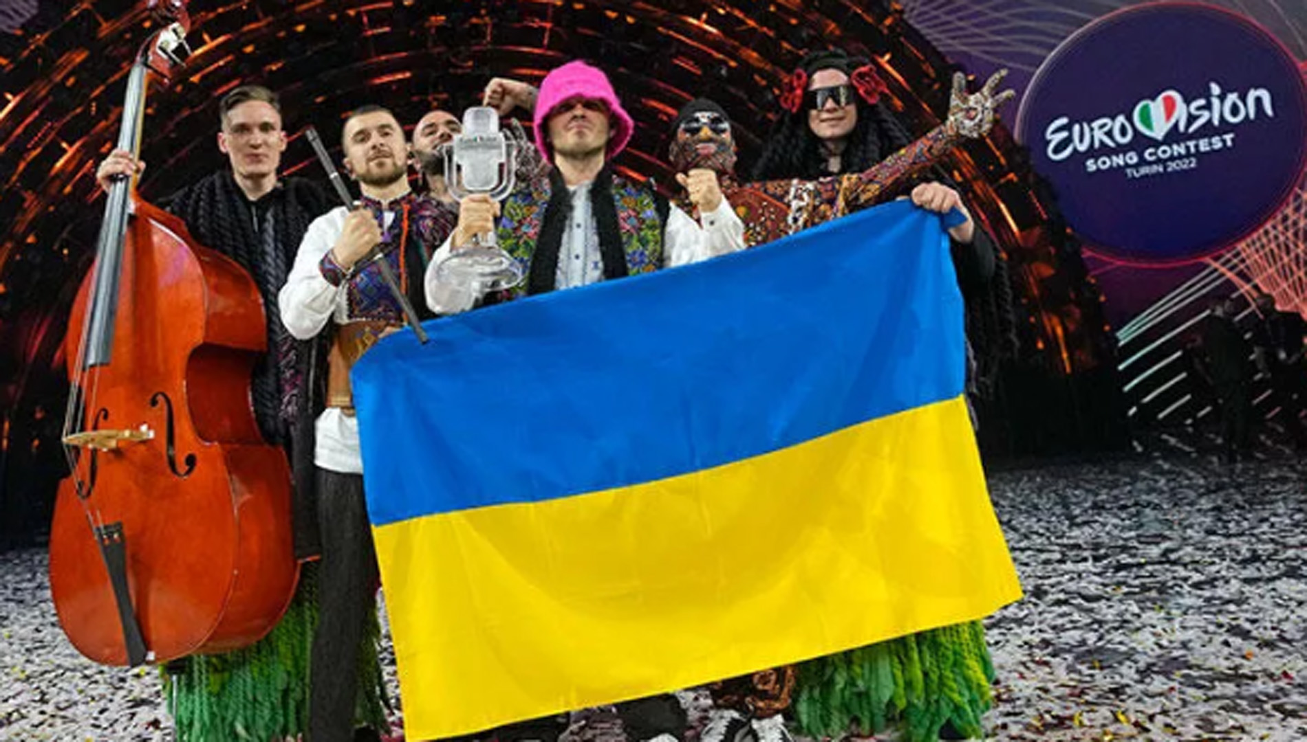 Rusya'yla savaşan Ukrayna, Euorovision 2022 kazananı oldu! Kalush Orchestra 'Stefania' ile geceye damga vurdu! 