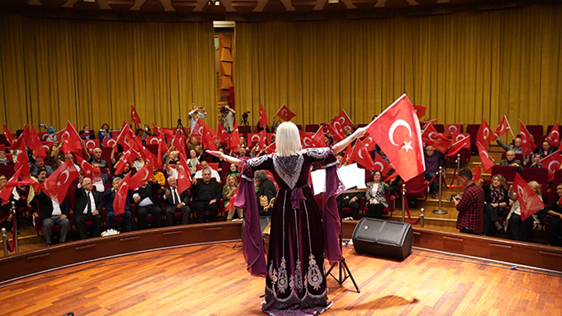Mübadelenin 99’uncu Yılına Özel Konser düzenlendi: Tuzlalı mübadiller unutulmaz bir akşam yaşadı