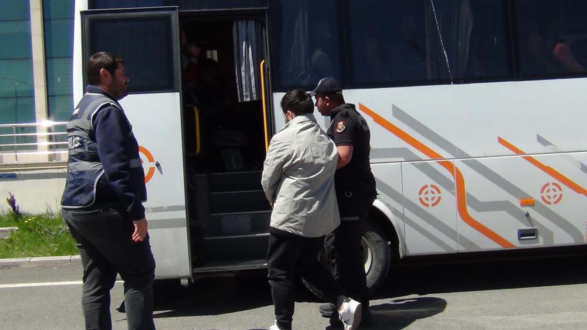 Kars'ta kargo çetesine operasyon: 9 kişi tutuklandı