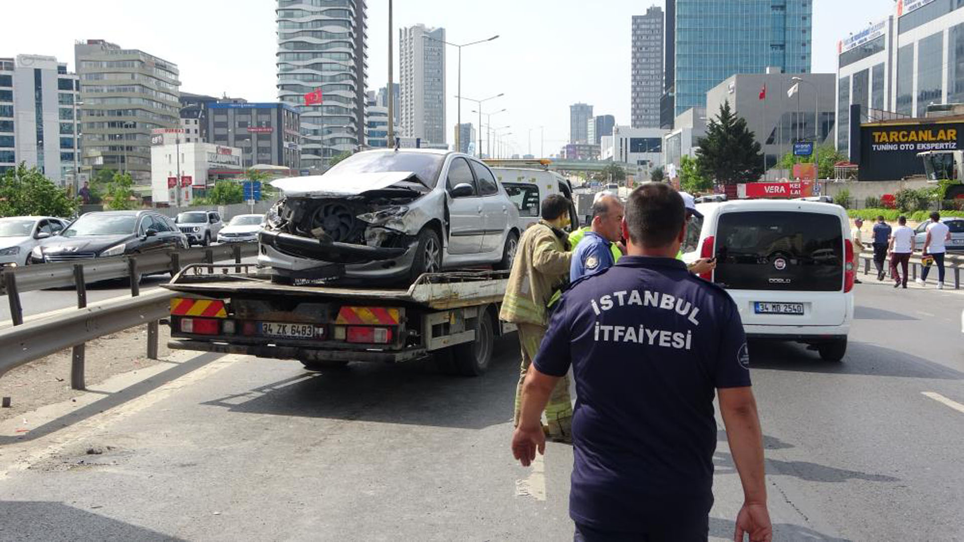 İstanbul'da feci kaza! Attığı makas pahalıya patladı!