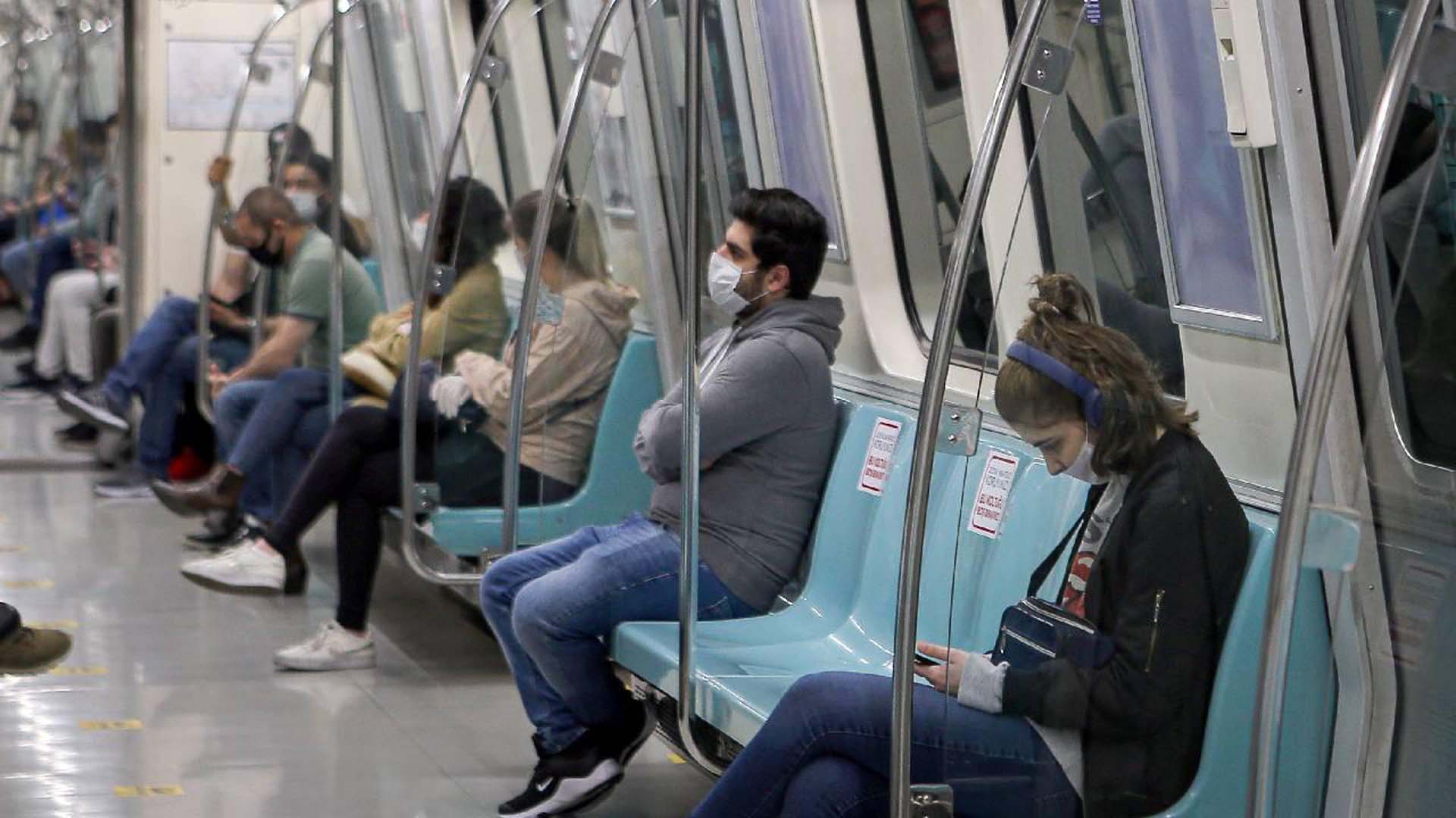 Vaka sayıları binin altına indi, Bakan Koca müjdeyi verdi: Toplu taşıma araçlarında maske takma zorunluluğu kaldırıldı 