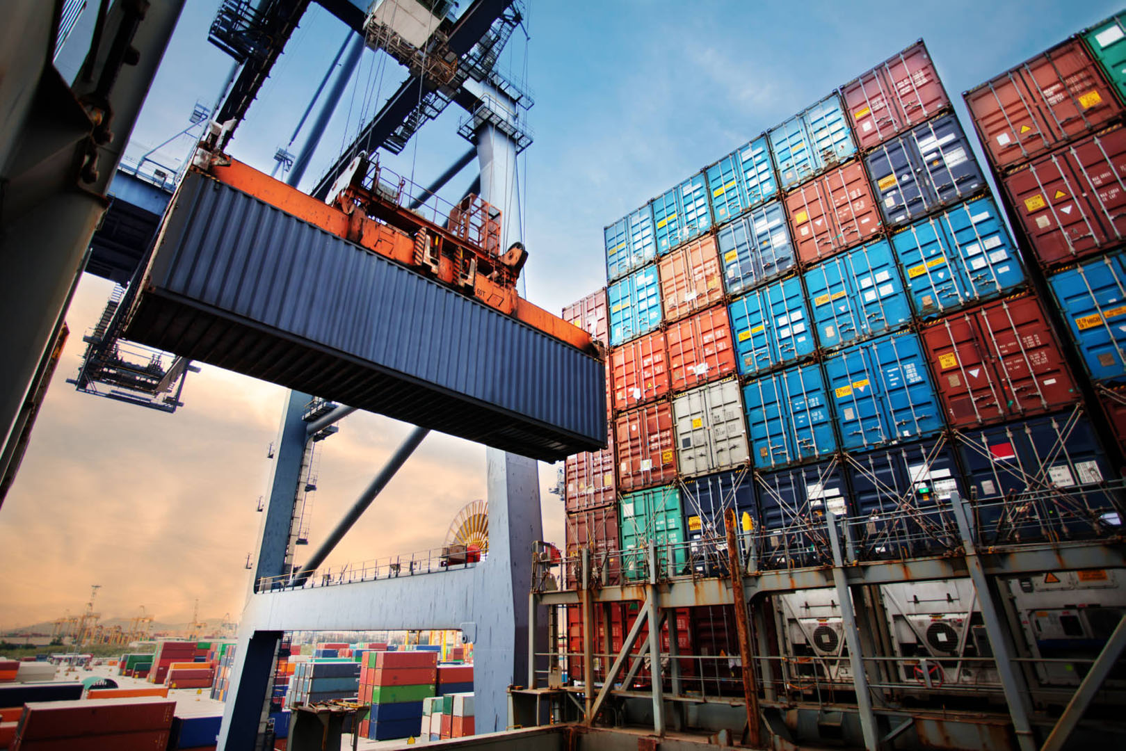 Türkiye ekonomisinde ihracat yüzde 24,6 ithalat yüzde 35 arttı