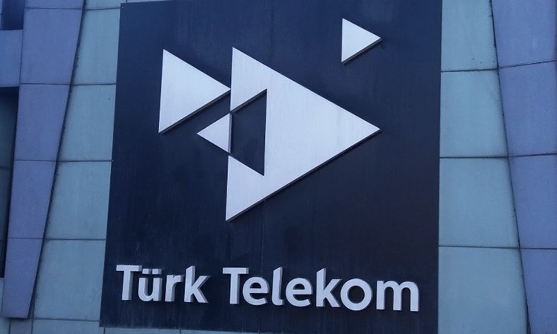 İnternet kullanıcılarına kötü haber! Türk Telekom'dan internet paketlerine zam! 